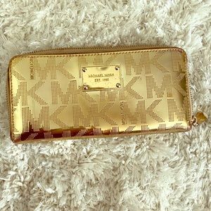 Micheal Kors wallet